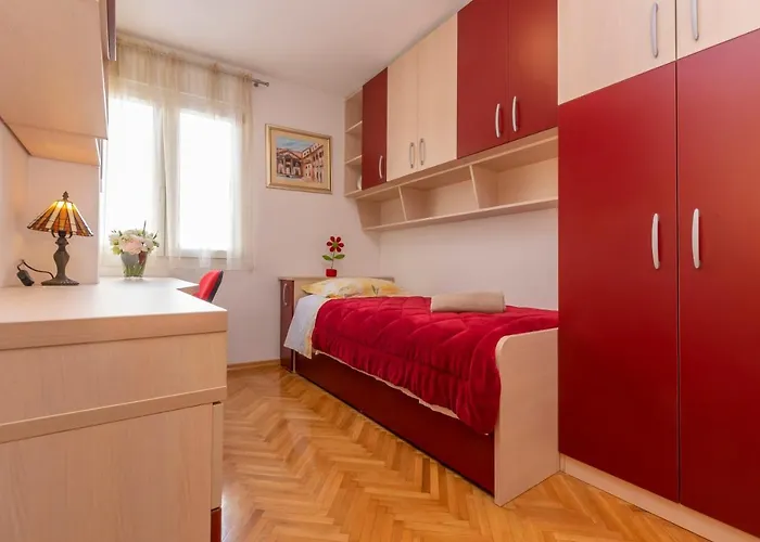 Apartament Ursus *