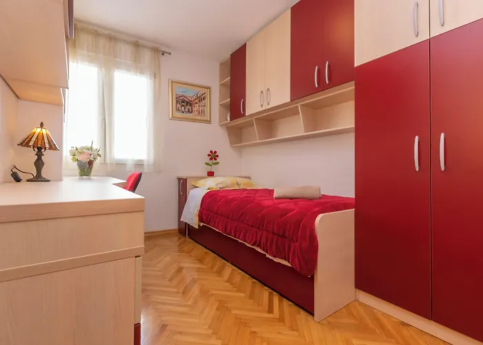 Apartament Ursus *